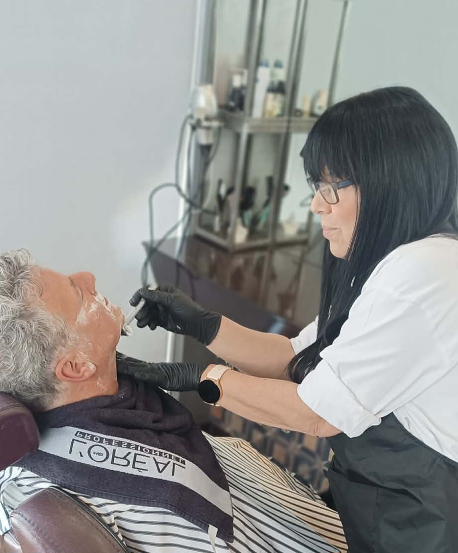 &Upsilon;&pi;&eta;&rho;&epsilon;&sigma;ί&epsilon;&sigmaf; BarberShop
