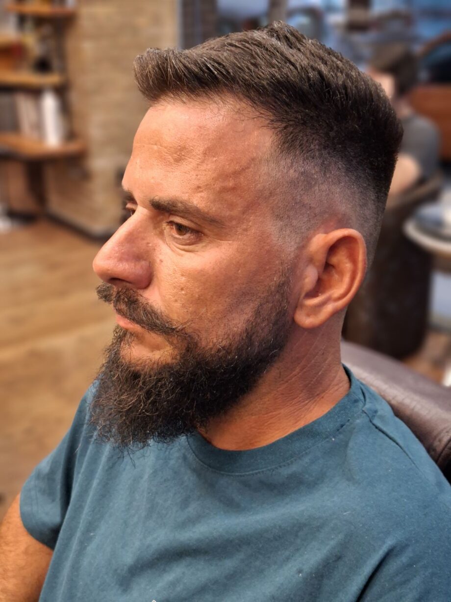 &Upsilon;&pi;&eta;&rho;&epsilon;&sigma;ί&epsilon;&sigmaf; BarberShop