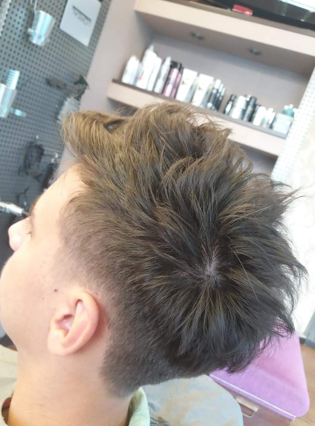 Art Hair Dimitra | &Kappa;&omicron;&mu;&mu;&omega;&tau;ή&rho;&iota;&omicron; & Barber &Kappa;&alpha;&lambda;&alpha;&mu;ά&tau;&alpha;