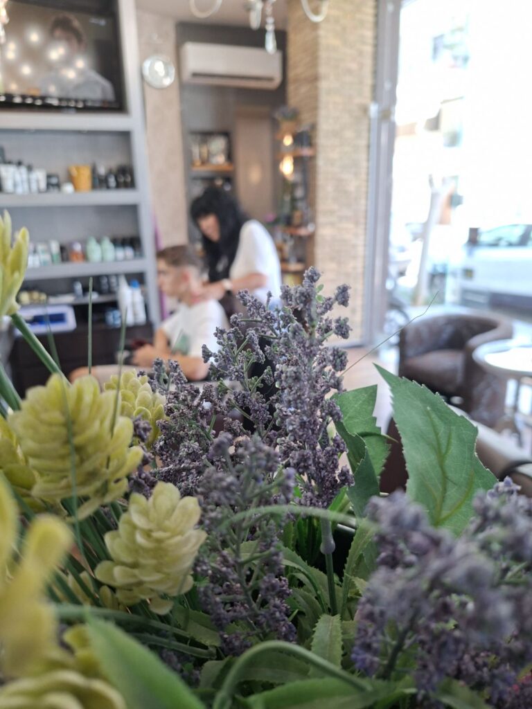 Art Hair Dimitra | &Kappa;&omicron;&mu;&mu;&omega;&tau;ή&rho;&iota;&omicron; & Barber &Kappa;&alpha;&lambda;&alpha;&mu;ά&tau;&alpha;