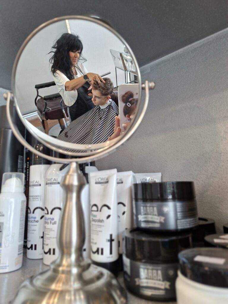 ArthairDimitra BarberShop