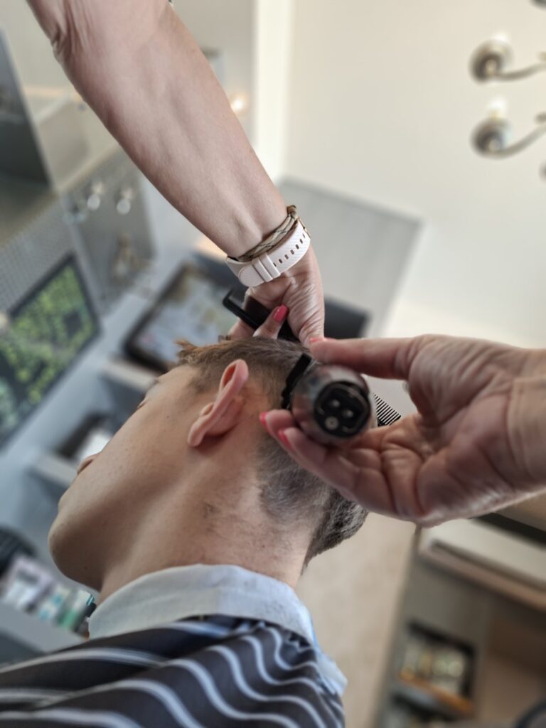 Art Hair Dimitra | &Kappa;&omicron;&mu;&mu;&omega;&tau;ή&rho;&iota;&omicron; & Barber &Kappa;&alpha;&lambda;&alpha;&mu;ά&tau;&alpha;